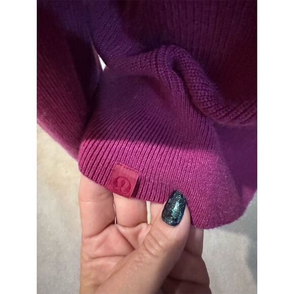 EUC Lululemon Women's Mock Turtleneck Pullover Sweater Magenta Size M - Picture 4 of 4